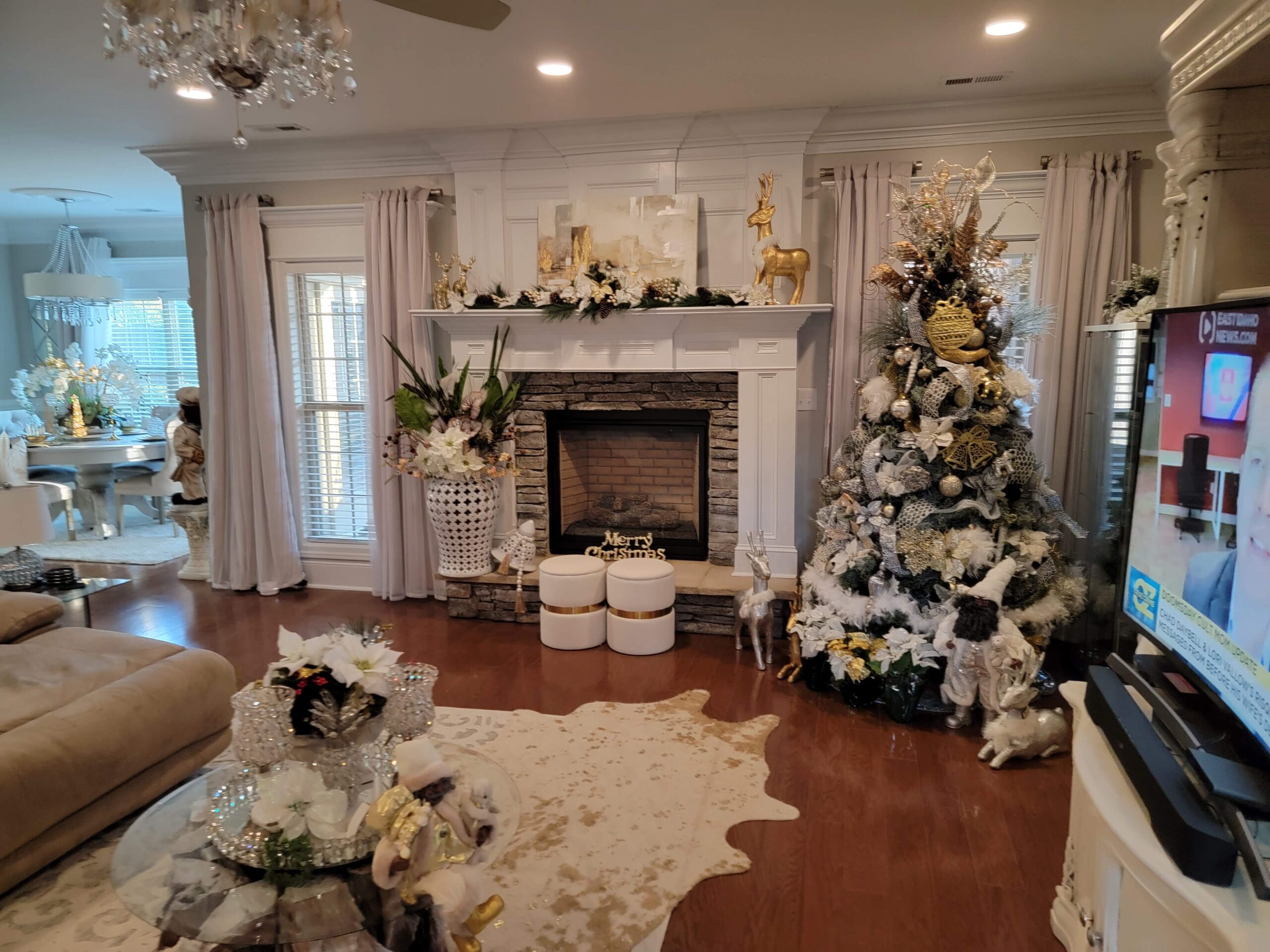 Tondra's living room fireplace mantel